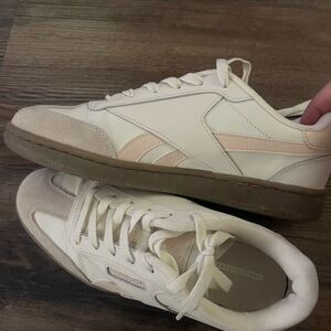 Reebok Off-White and Beige Sneakers